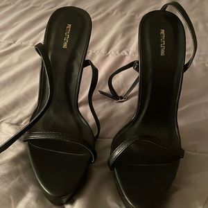 Black heels only used twice size 4